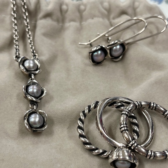 Pandora Sterling Silver and Grey Pearl 3 Ring Set Size 8 - Picture 15 of 16